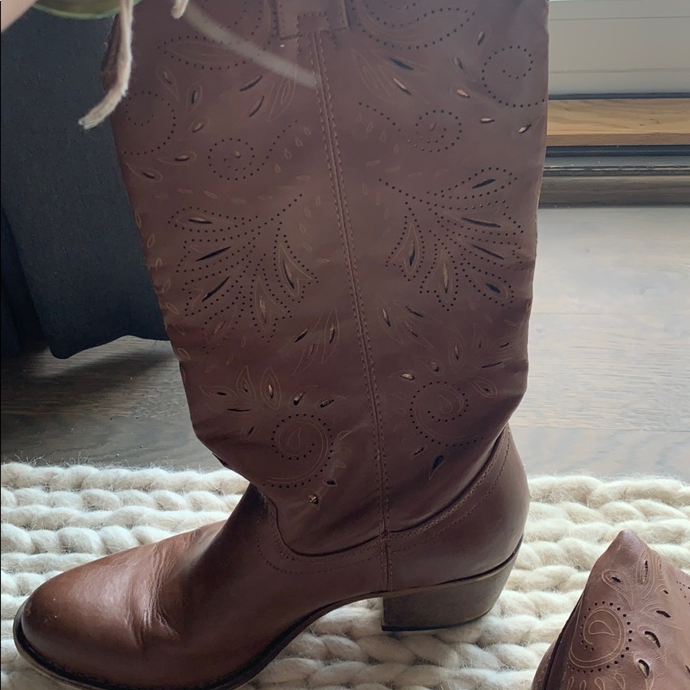 size 9 real leather cowgirl boots
